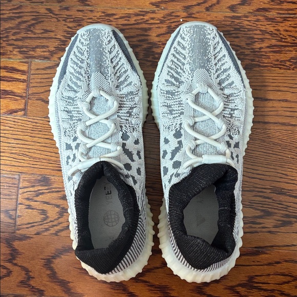 YEEZY YZY 250 V2 CMPCT Knit Men’s size: 11 gently worn - Picture 2 of 7